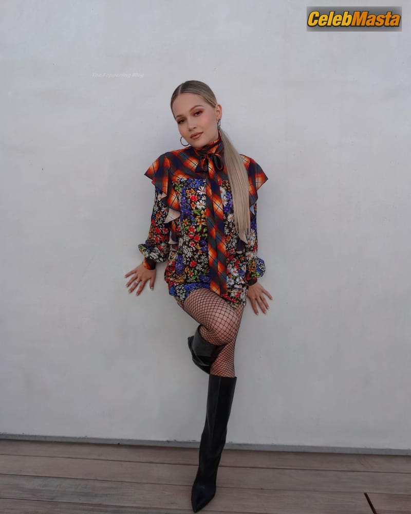 Kelli Berglund Photo Gallery: Sexy Photos Collection From Various Fashion Photoshoots photo 2
