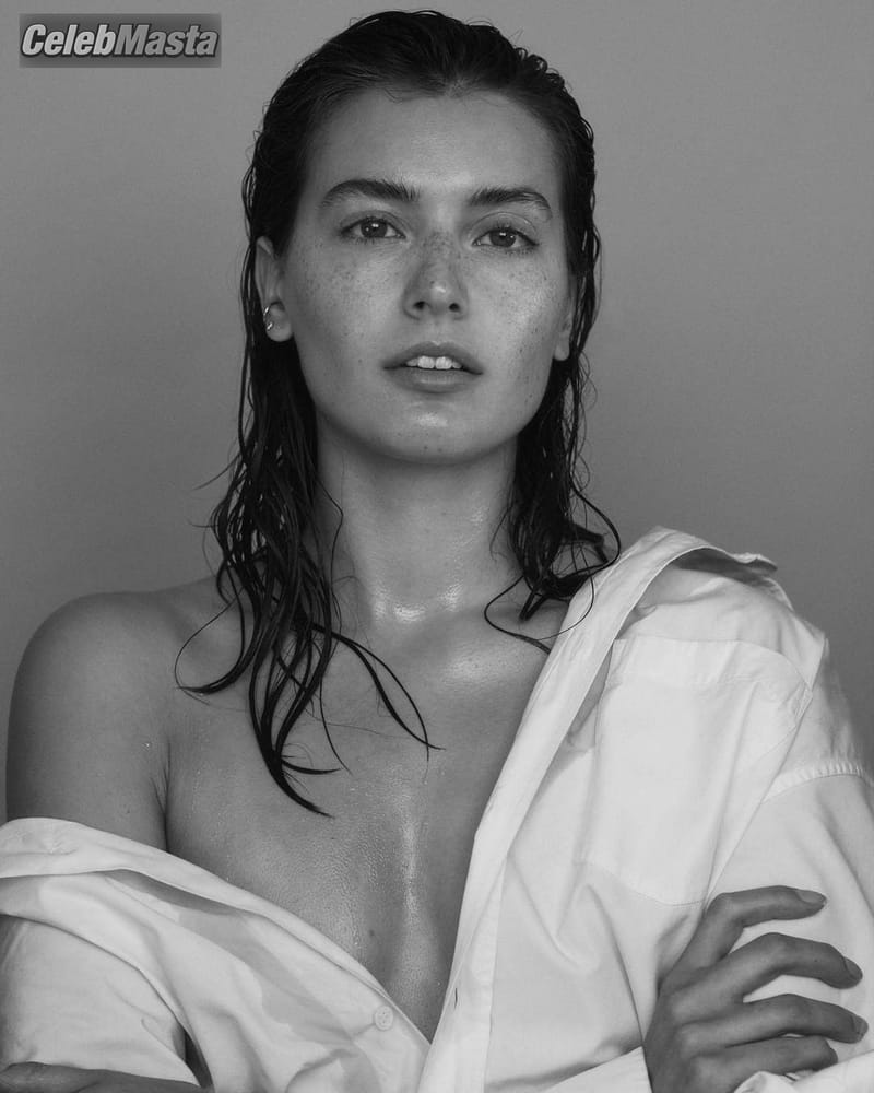 Jessica Clements Photo Gallery: Black And White Photos By Mary Fix For L’officiel Usa photo 3