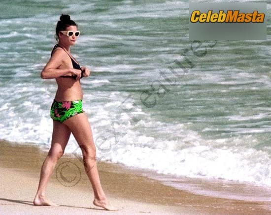 Liv Tyler Photos: Outernet photo 2