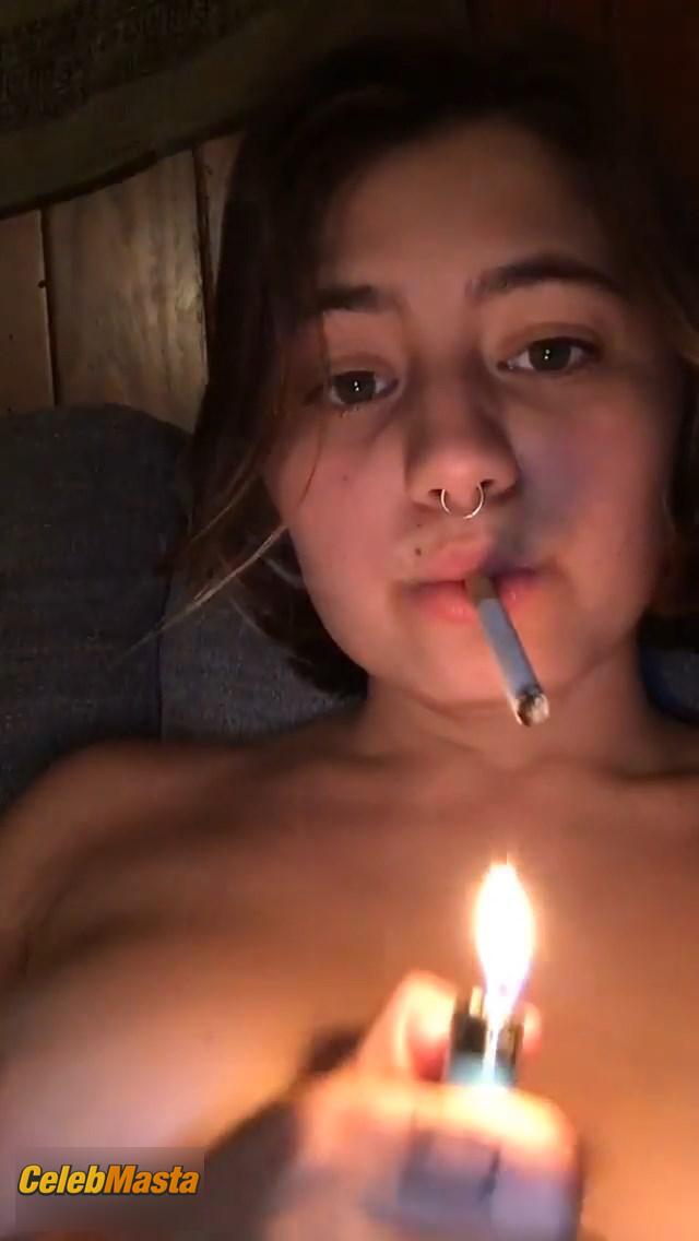 Lia Marie Johnson Pics: Nip Slip During Live Stream On Instagram photo 2