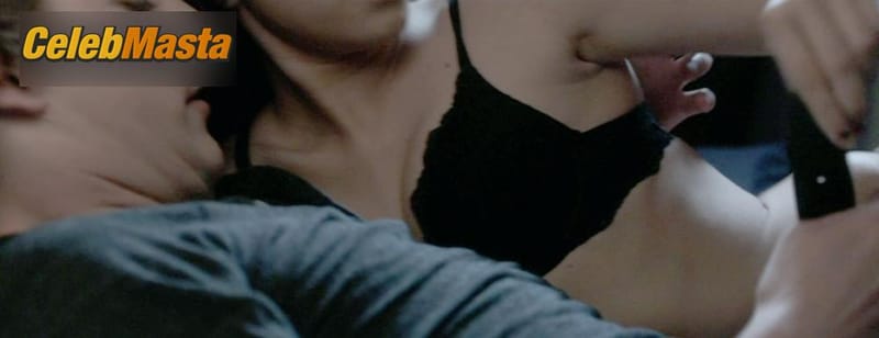Photo Gallery: Sarah Hyland in Cougars, Inc. photo 3