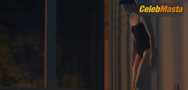 Krysten Ritter Photo Set from Orphan Black Echoes photo 4