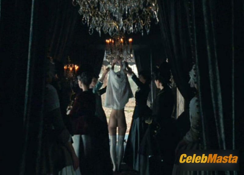 Kirsten Dunst Photo Collection from Marie Antoinette photo 2