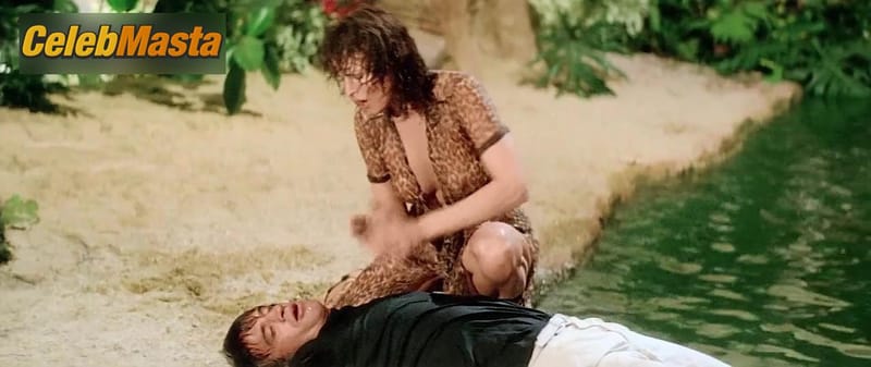 Raquel Welch Scene Photos Gallery from L’animal photo 1