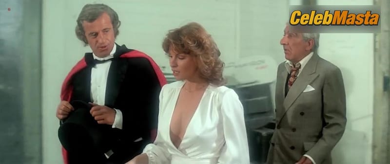Raquel Welch Scene Photos Gallery from L’animal photo 3
