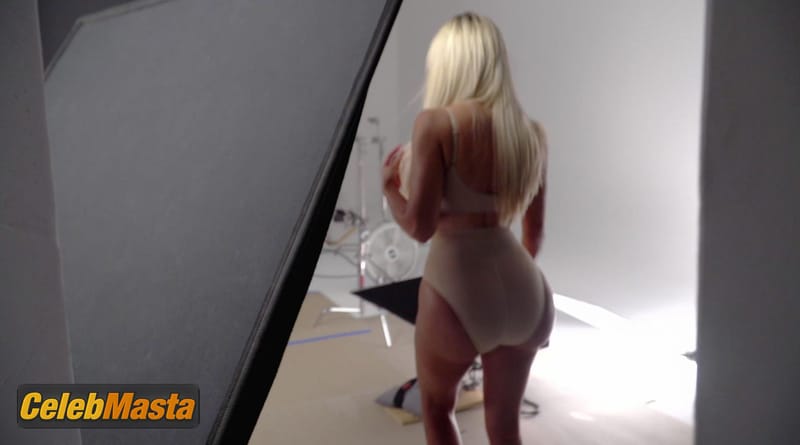 Khloe Kardashian Photos from Keeping Up With The Kardashians photo 3