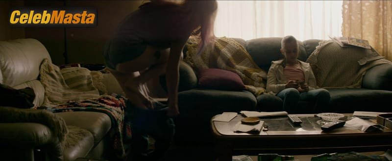 Zoe Kazan Photos from The Monster photo 4