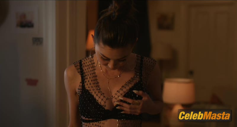 Kimiko Glenn Scene Photos Gallery from Can You Keep A Secret? photo 2