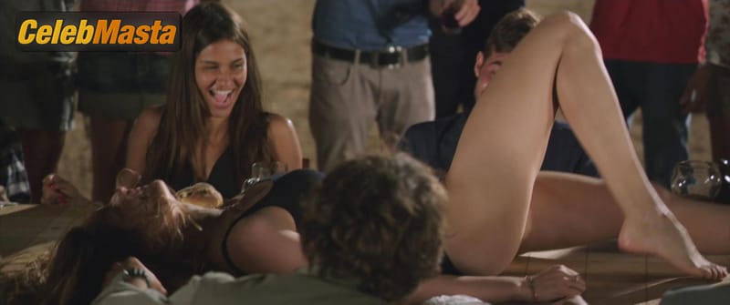 Laetitia Casta Scene Photos Gallery from Una Donna Per Amica photo 1