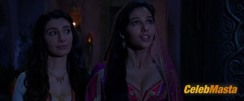 Naomi Scott Photos from Aladdin photo 3