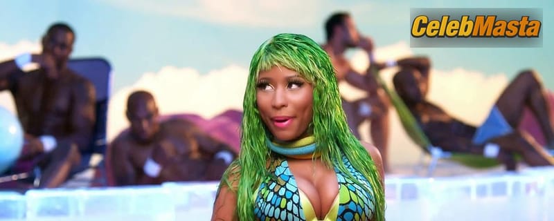 Photo Gallery: Nicki Minaj in Super Bass photo 1