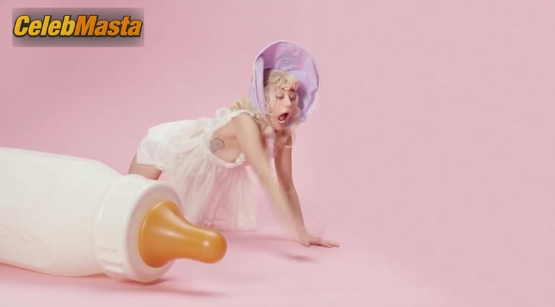 Miley Cyrus Scene Photos Gallery from Bb Talk photo 4