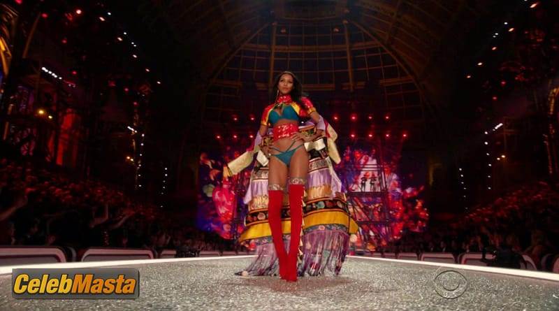 Lais Ribeiro Photo Set from The Victoria’s Secret Fashion Show 2016 photo 3