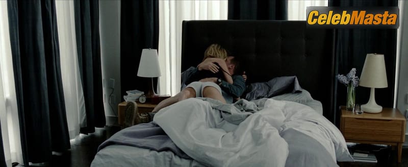 Rosamund Pike Photo Set from Hector And The Search For Happiness photo 3