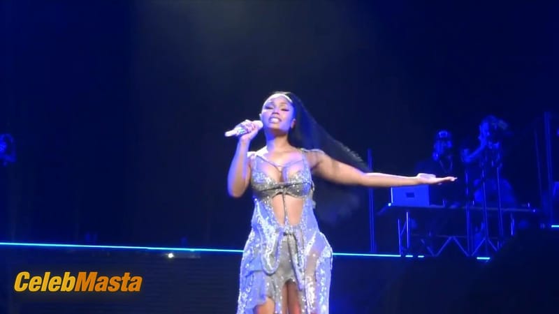 Nicki Minaj Photo Gallery from Live In Vancouver 08/16/15 photo 4