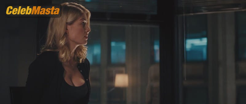Rosamund Pike Scene Photos Gallery from Jack Reacher photo 1