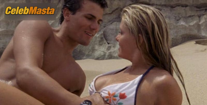 Photo Gallery: Nicole Eggert in Baywatch Hawaiian Wedding photo 4