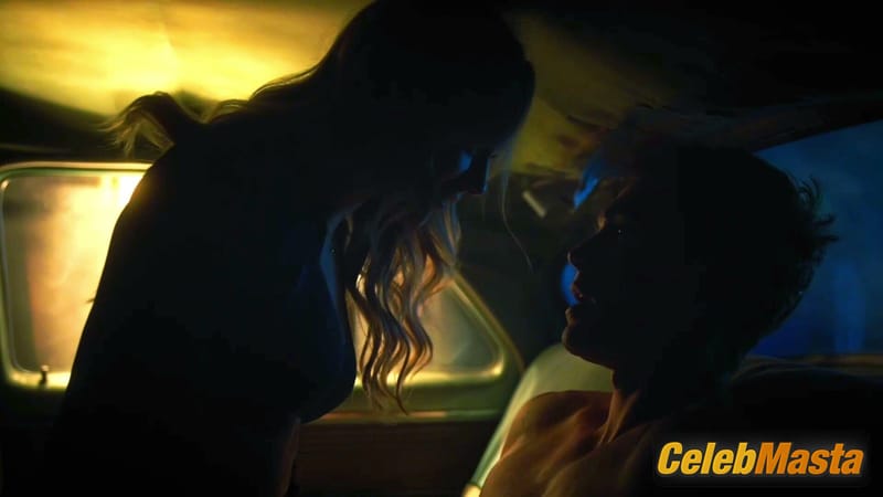 Lili Reinhart Photo Set from Riverdale photo 3