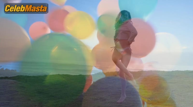 Miley Cyrus Photo Collection from Malibu photo 1