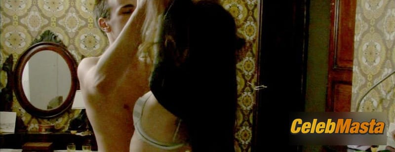 Willa Holland Photo Gallery from A Summer In Genoa photo 4