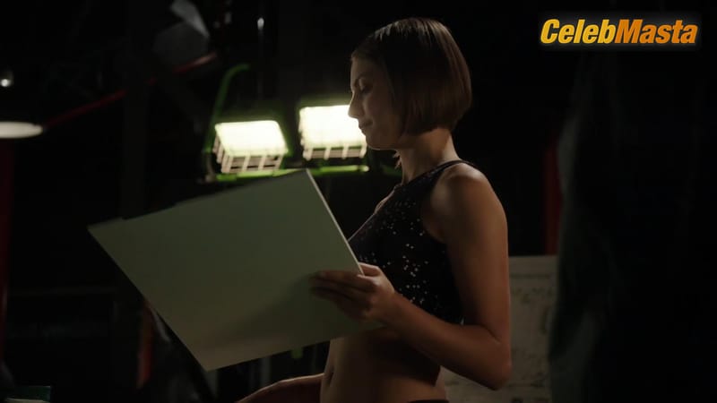 Willa Holland Photo Collection from Arrow photo 4