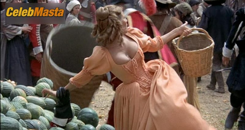 Photo Gallery: Raquel Welch in The Four Musketeers photo 3