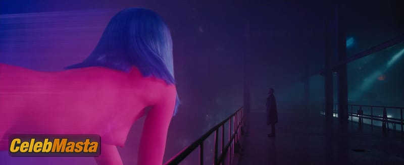 Ana de Armas Pics from the Set of Blade Runner 2049 photo 3
