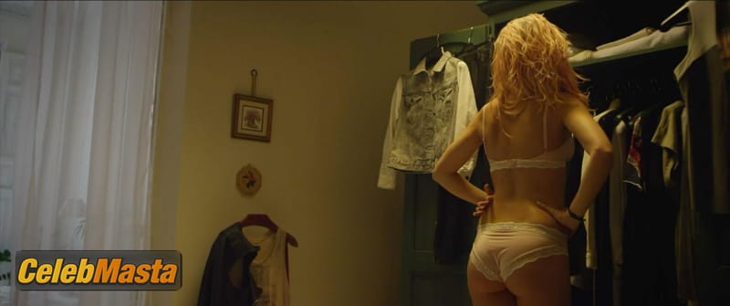 Ana de Armas Scene Photos Gallery from Por Un Punado De Besos photo 2