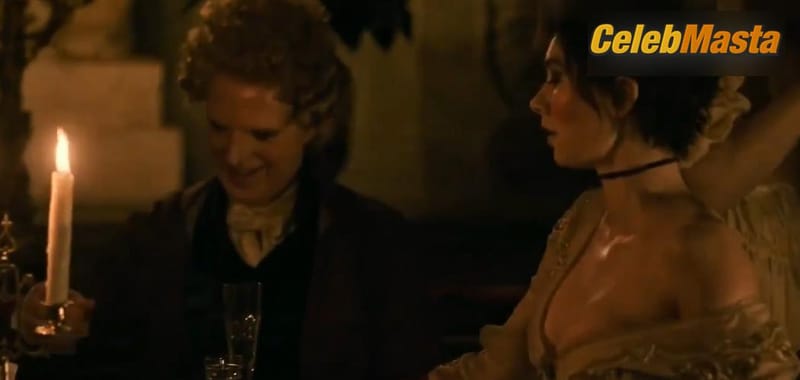 Vanessa Kirby Topless Photo Set from Napoleon photo 4