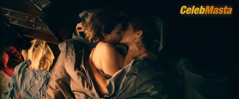 Photo Gallery: Alia Shawkat in Paint It Black photo 4
