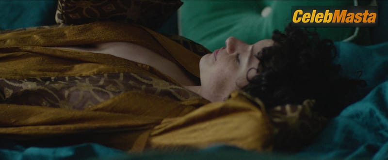 Alia Shawkat Photo Set from Animals photo 4