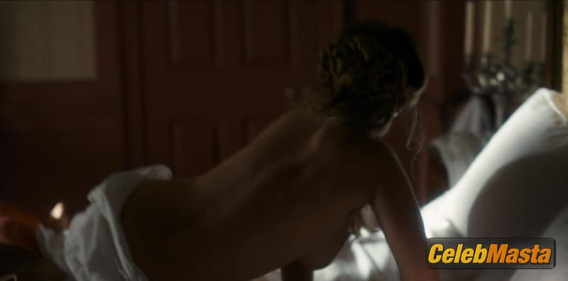 Photo Gallery: Alice Eve in Belgravia photo 3