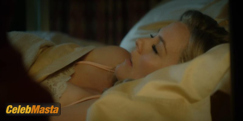 Alicia Silverstone Photo Gallery from American Woman photo 1