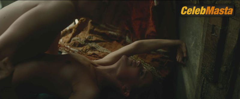 Photo Gallery: Alicia Vikander in Tulip Fever photo 3