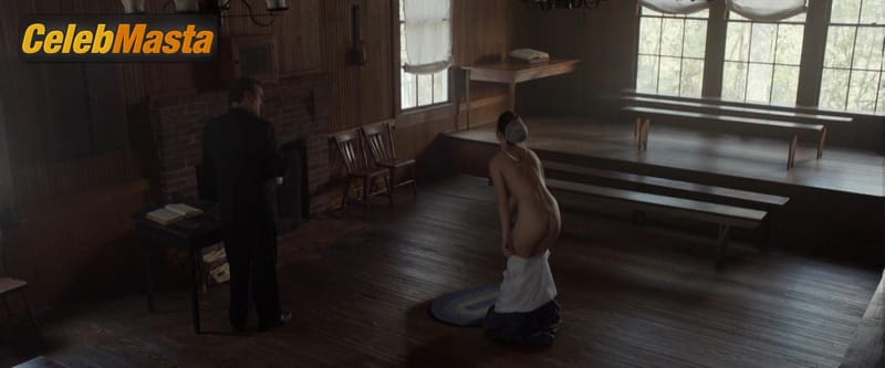 Photo Gallery: Alycia Debnam Carey in The Devil’s Hand photo 2