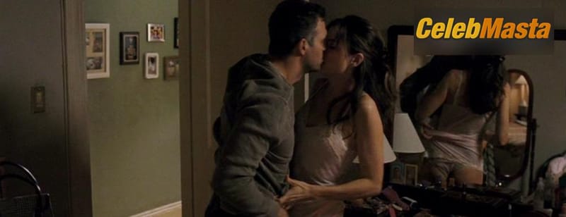Amanda Peet Photo Set from What Doesn’t Kill You photo 3