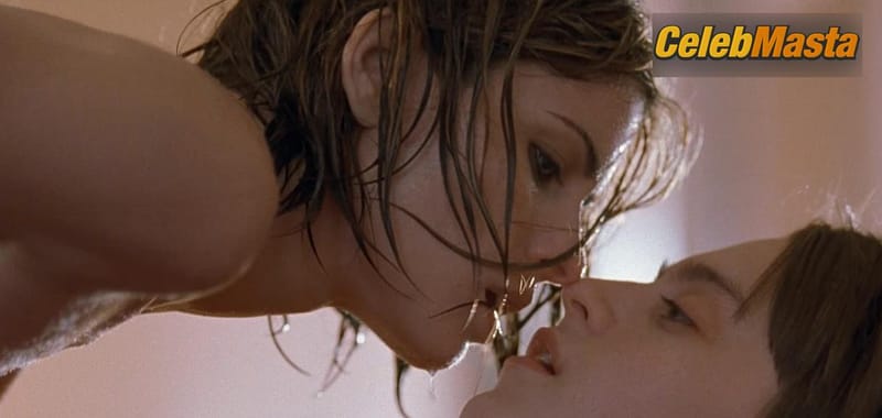 Amanda Peet Scene Photos Gallery from Igby Goes Down photo 2