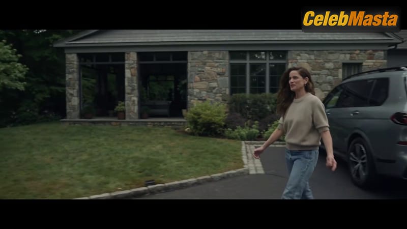 Amanda Peet Photo Collection from Your Friends & Neighbors photo 1