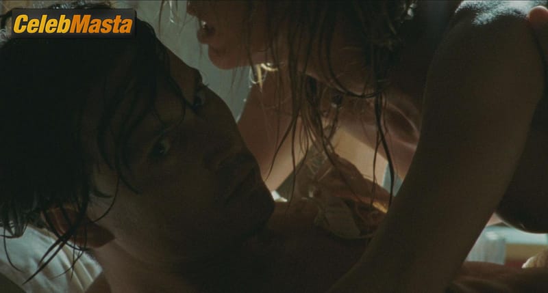 Photo Gallery: Amber Heard in The Rum Diary photo 4