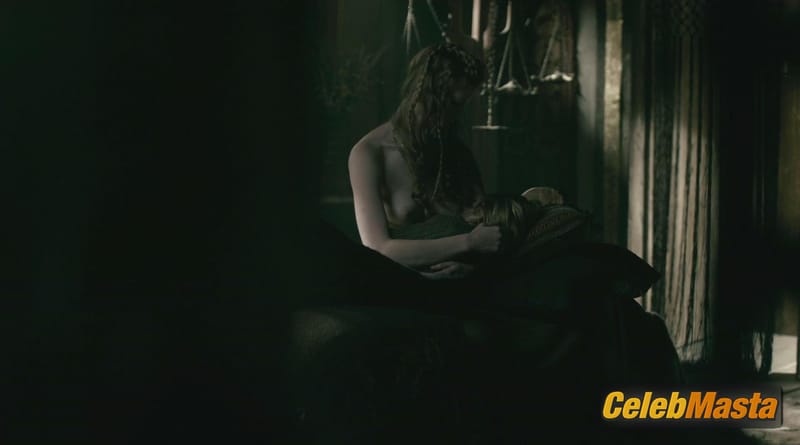 Alyssa Sutherland Photo Collection from Vikings photo 2