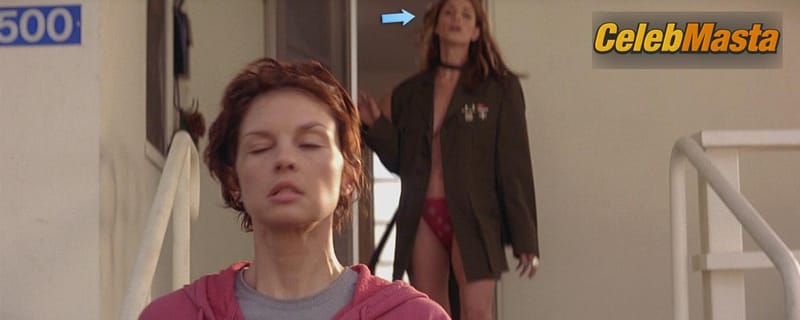 Amanda Peet Photo Collection from High Crimes photo 2