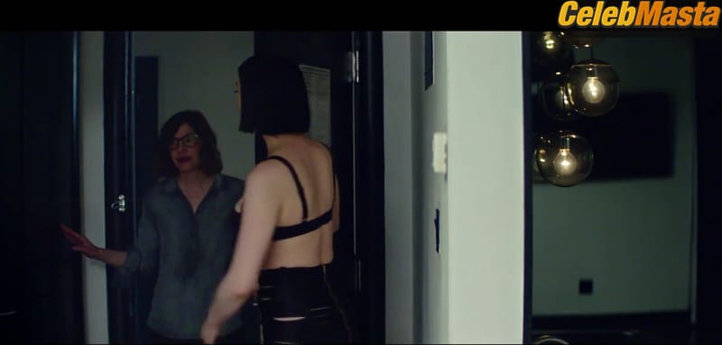 Dakota Johnson and St. Vincent's Underwear, Lesbian Scene in The Nowhere Inn