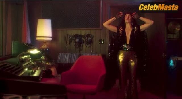 Kathryn Hahn and Aubrey Plaza's Sexy Scene from Agatha All Along