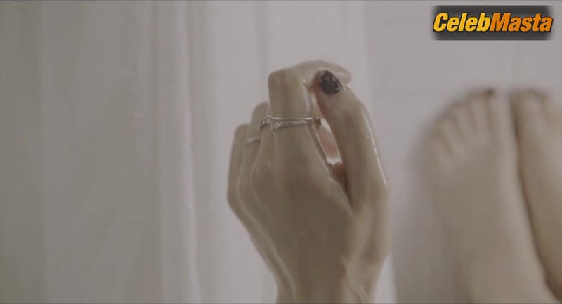 Vanessa Kirby's Sexy Scene from Pieces Of A Woman