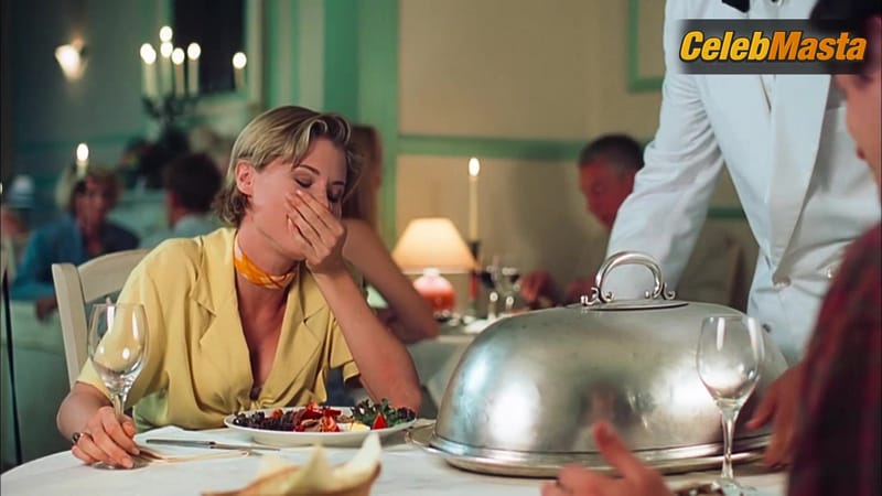 Julie Bowen Tits and Underwear Scene from An American Werewolf In Paris