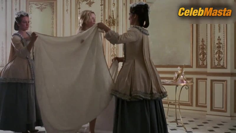 Kirsten Dunst Sexy Scene from Marie Antoinette