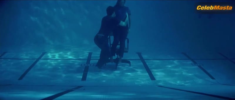 Shiri Appleby's Sexy Scene from Swimfan