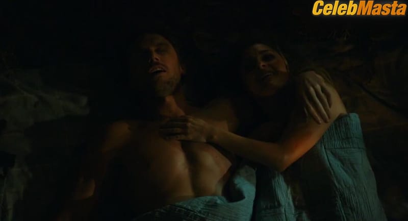 Shiri Appleby's Sexy Scene from Unreal