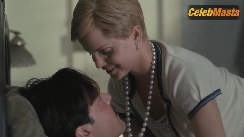 Mena Suvari Boobs Scene in The Garden Of Eden