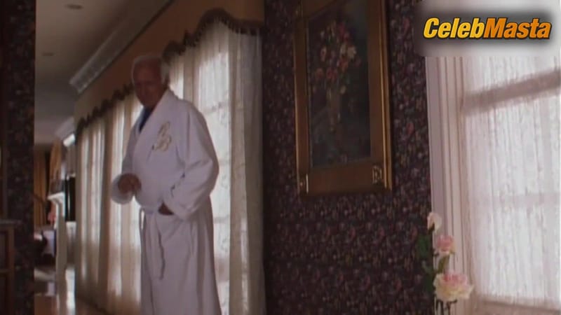 Mena Suvari's Sexy Scene from American Virgin